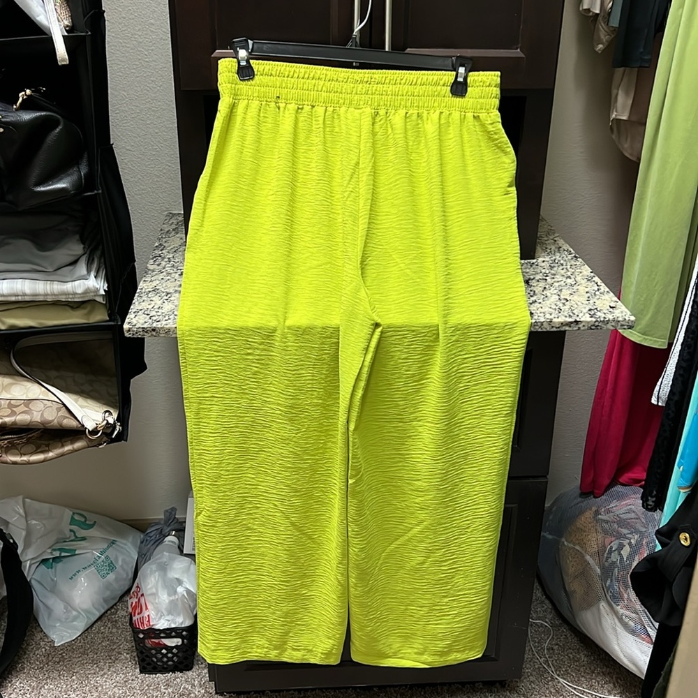 NWOT Stretchy Casual Pant - Picture 2 of 3